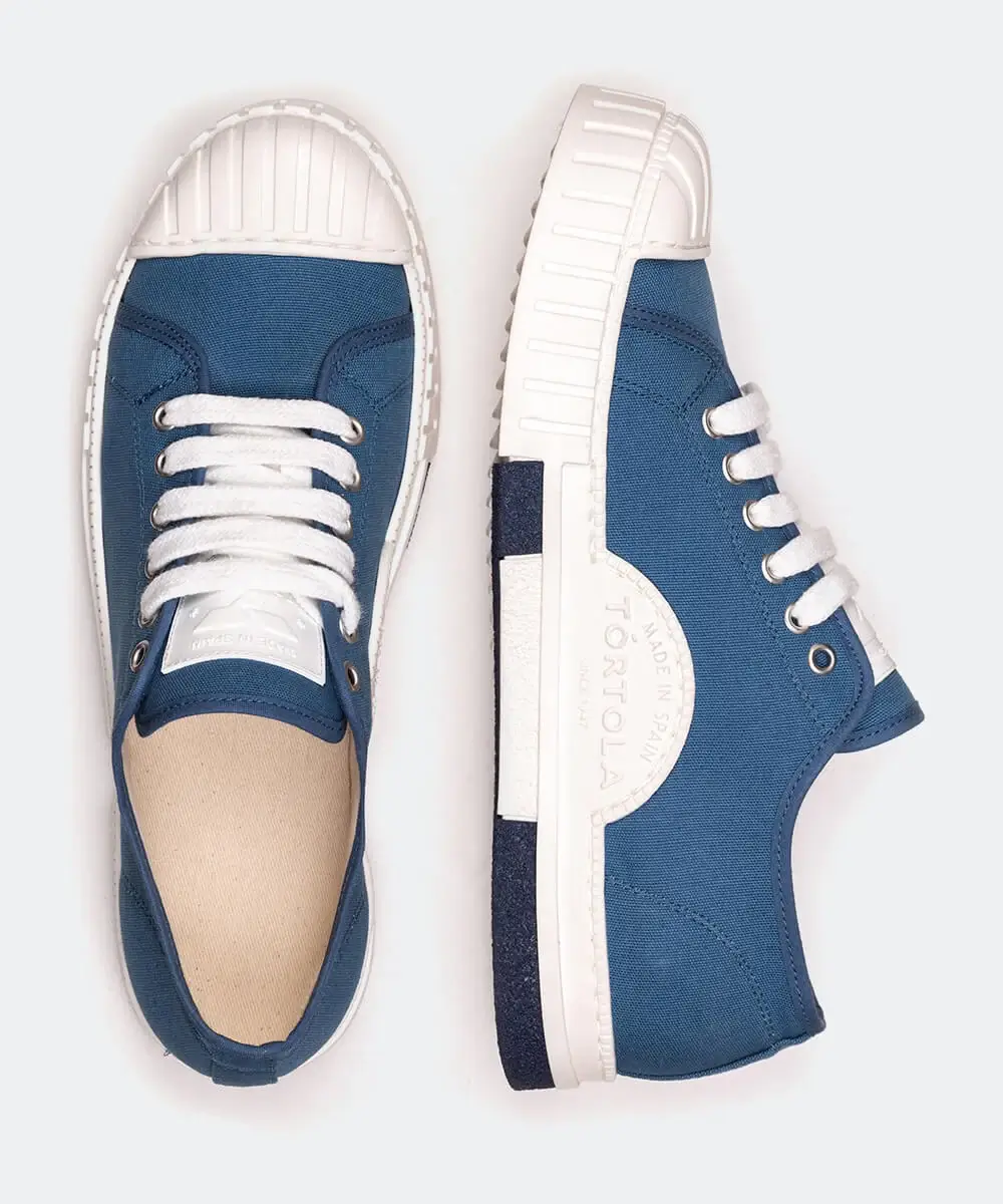 Zapatillas Tórtola azules - fotografía de producto e-commerce original